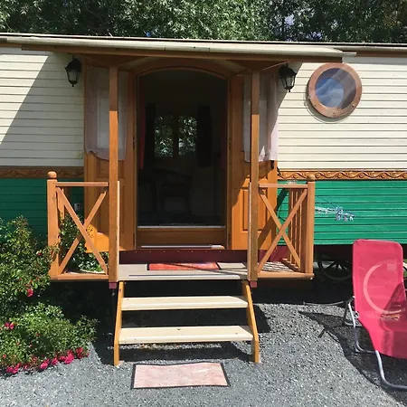 Confortable A Saint-pardoux Avec Piscine Partagee Holiday home