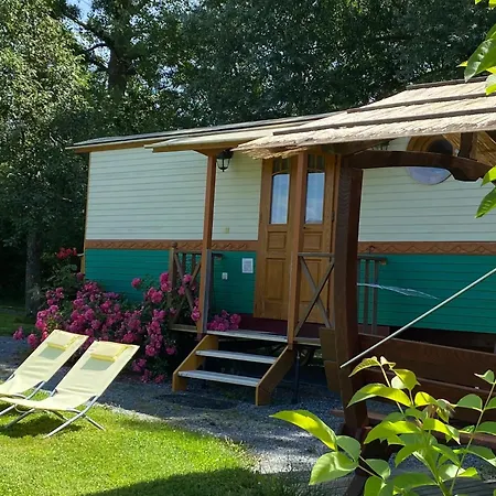 Confortable A Saint-pardoux Avec Piscine Partagee