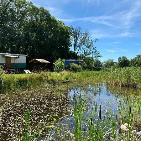 Confortable A Saint-pardoux Avec Piscine Partagee Holiday home