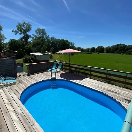 Confortable A Saint-pardoux Avec Piscine Partagee *